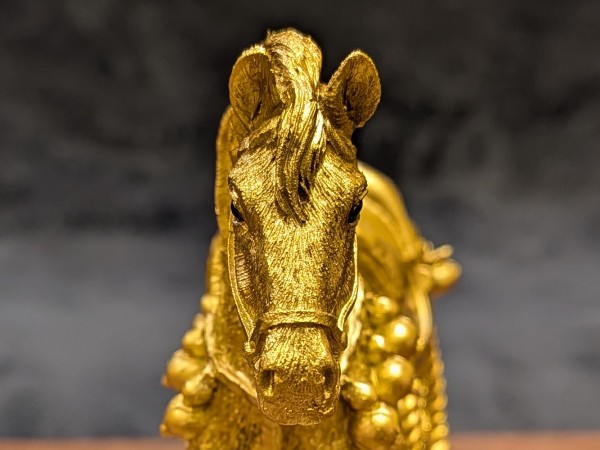 買いました！金運黄金大明神（神馬）｜60年に一度の金運がすごい午年の開封レビュー